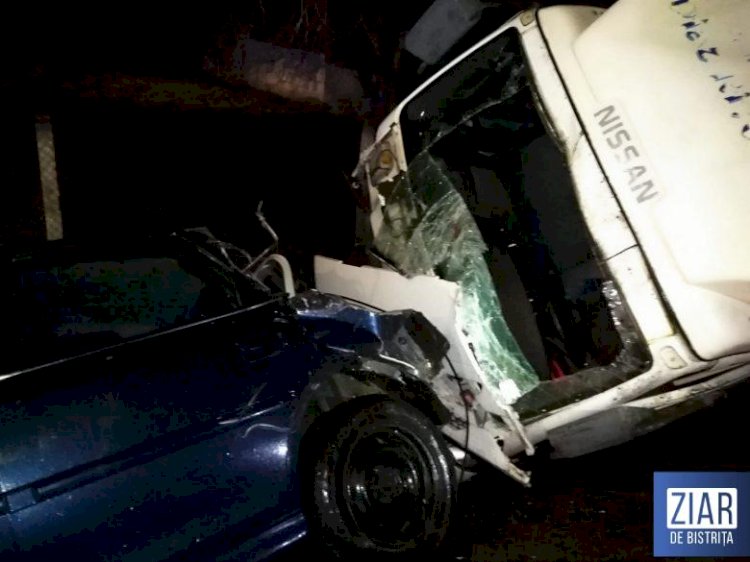 Accident la Mijlocenii Bârgăului. Impact între un autocamion și un autoturism