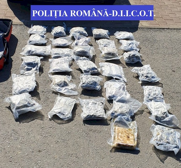 9 kilograme de cannabis și cocaină găsite la un dealer de droguri din Spania. Traficantul a fost arestat la Salva