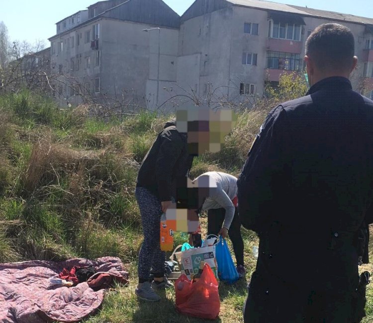 Două persoane, amendate după ce s-au stabilit din Jelna în Bistrița, într-un adăpost improvizat