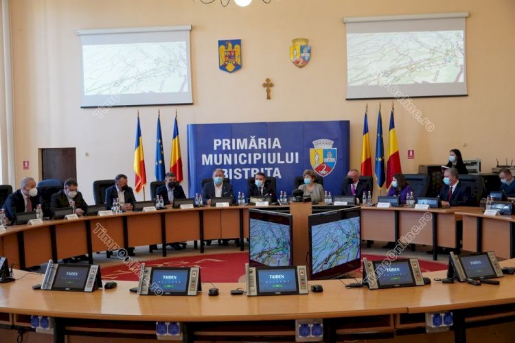 Acorduri semnate pentru centura Bistriței și drumul expres Cluj-Bistrița. ”Cam așa arată România normală”