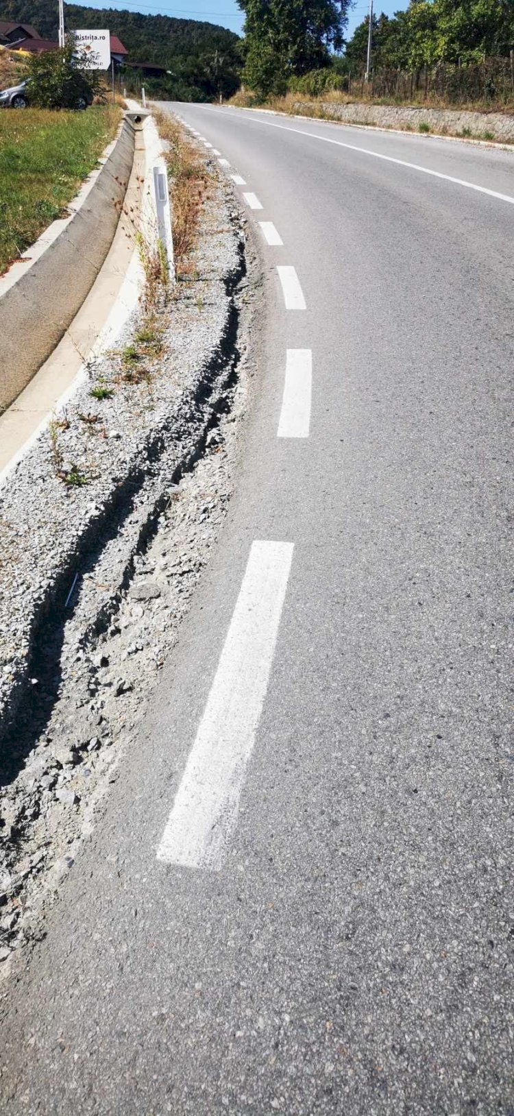 Pericol pe drum, între Jelna și Dealul Jelnei! „Chiar trebuie să se întâmple o tragedie…?!”